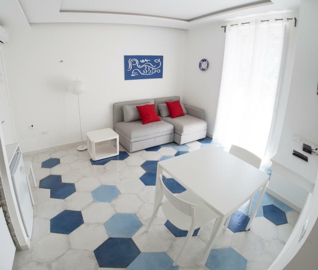 Syreness Suites * Sorrento